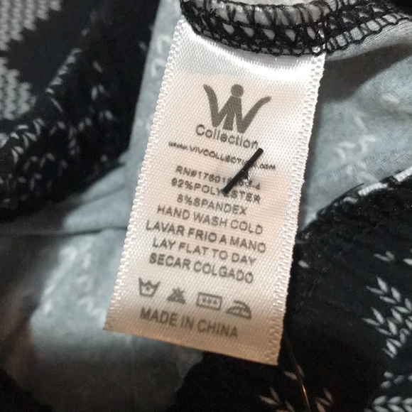 Viv collection Snowflake black leggings - Picture 6 of 6